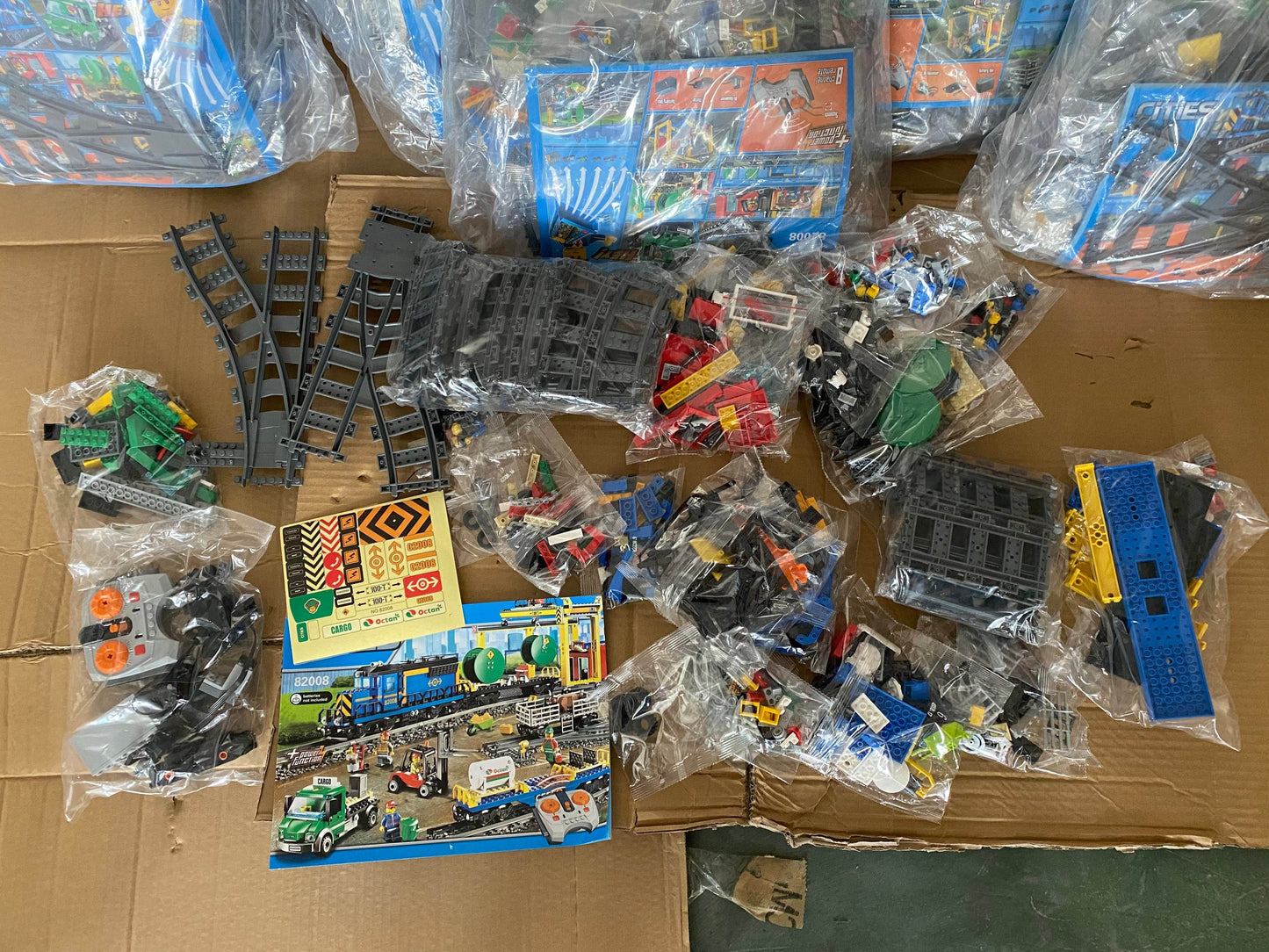 Cargo train puzzle puzzle plug toy - Here2Save