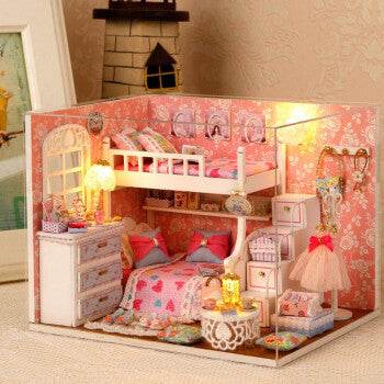 Girl with toy castle - Here2Save