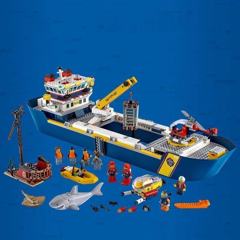 Ocean Adventure Giant Ship Base Children's Assembled Building Blocks Ship Toys - Here2Save
