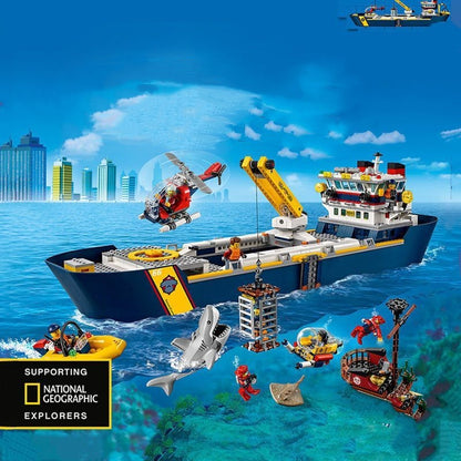 Ocean Adventure Giant Ship Base Children's Assembled Building Blocks Ship Toys