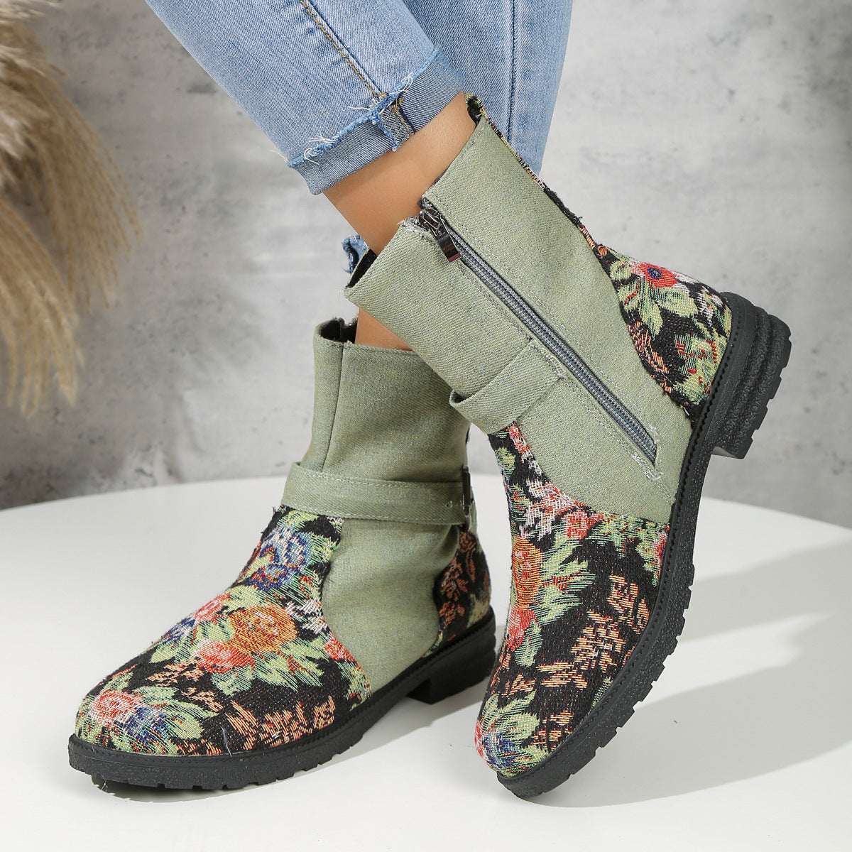 Botines con estampado de flores para mujer, botas de vaquero de tacón grueso con hebilla de cinturón Retro y cremallera lateral, zapatos de punta redonda para otoño e invierno