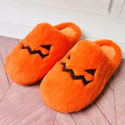 Lindas zapatillas de calabaza de Halloween, pantuflas cálidas de felpa para el hogar para el suelo del dormitorio, zapatos informales cómodos y acogedores para el interior de la casa