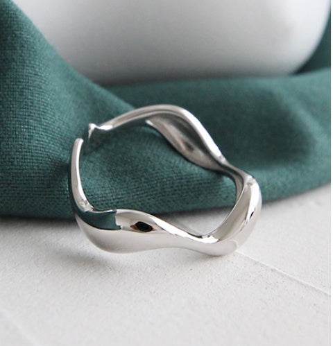 S925 Rings Ins Minimalist Irregular Wavy Glossy Ring For Women - Here2Save