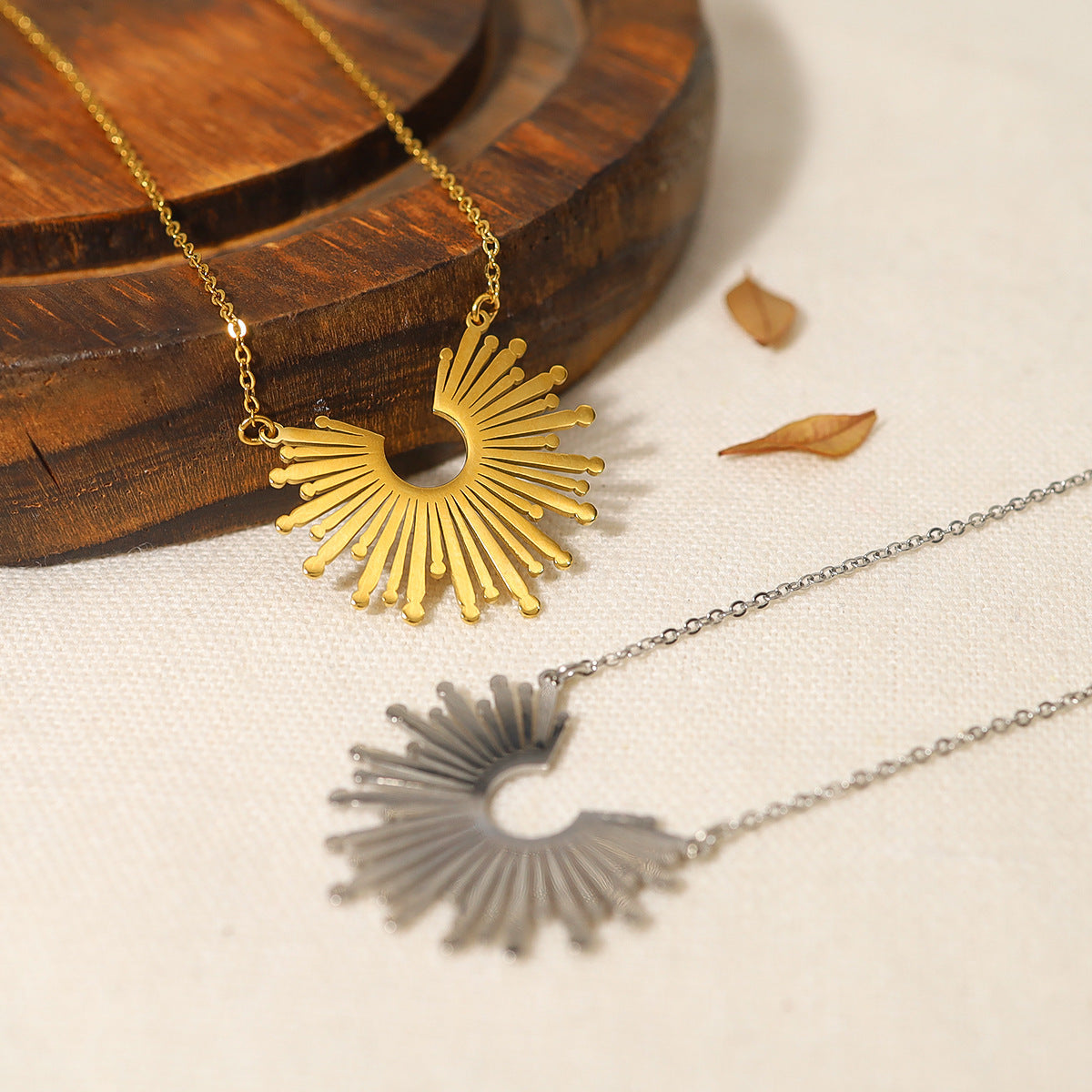 18K Titanium Steel Sunflower Necklace Women's Necklace