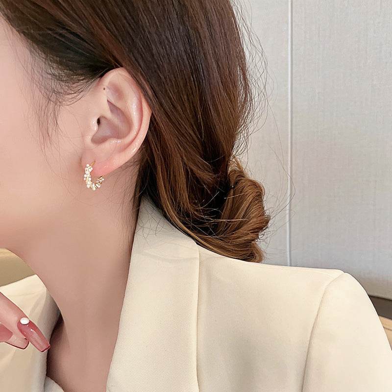 Women's Fashion Temperament Circle Pearl Earrings - Here2Save