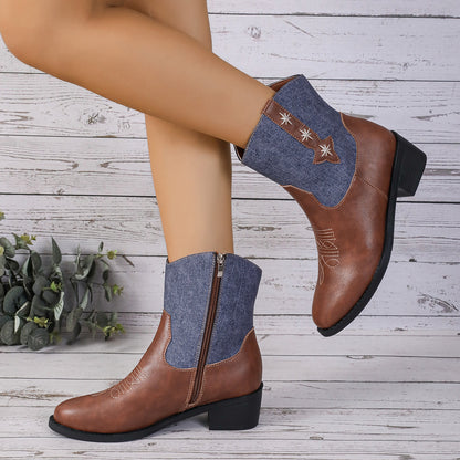 Nuevas botas de vaquero del oeste de retales de mezclilla para mujer, botas Retro Chelsea de otoño e invierno, zapatos de tacón cuadrado a media pantorrilla con punta puntiaguda