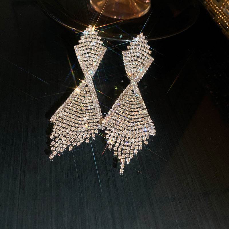 Rhinestone Inlaid Claw Chain Tassel Long Earrings - Here2Save