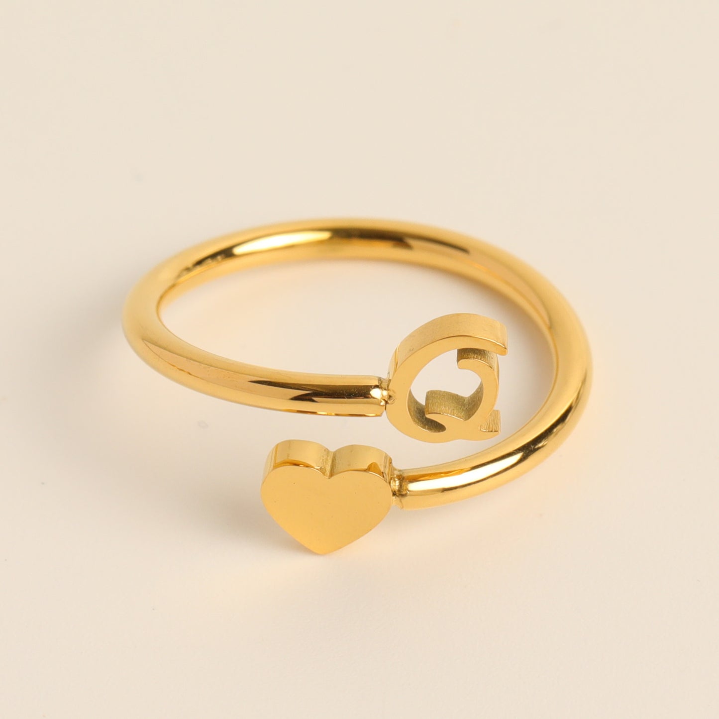 Anillo de cola de amor tridimensional con letras 26