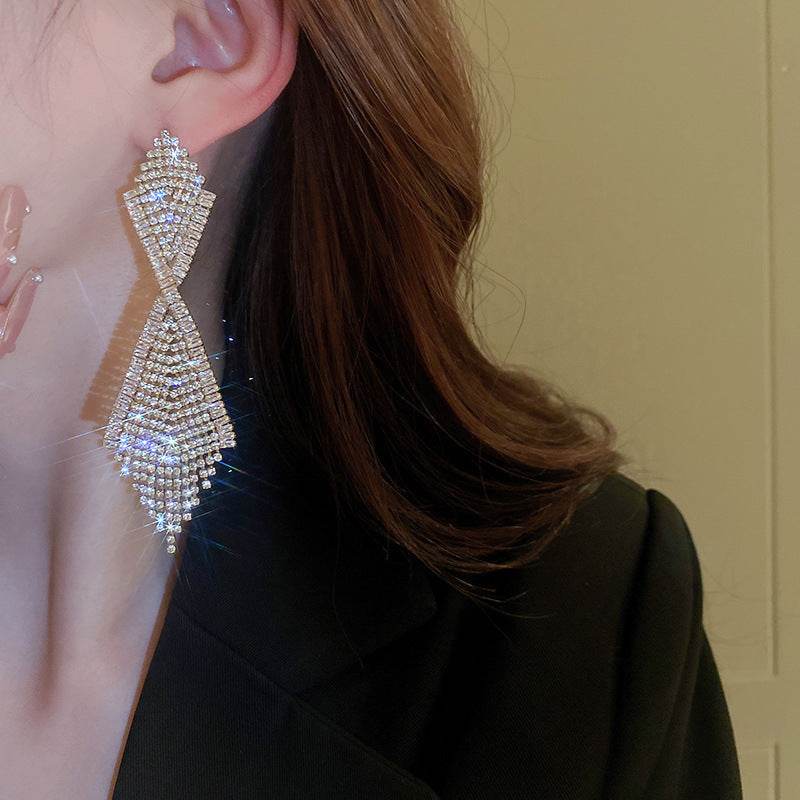 Rhinestone Inlaid Claw Chain Tassel Long Earrings - Here2Save
