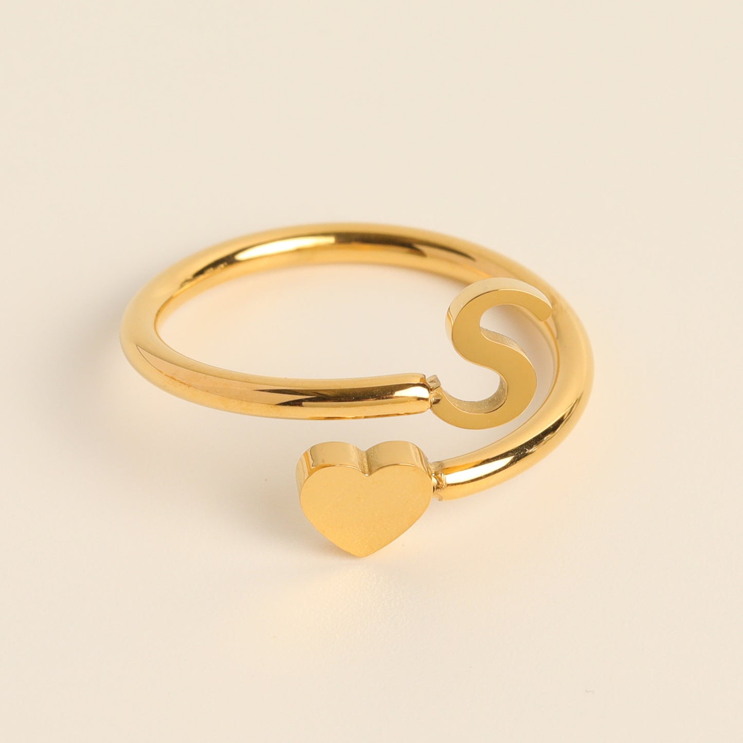 Anillo de cola de amor tridimensional con letras 26