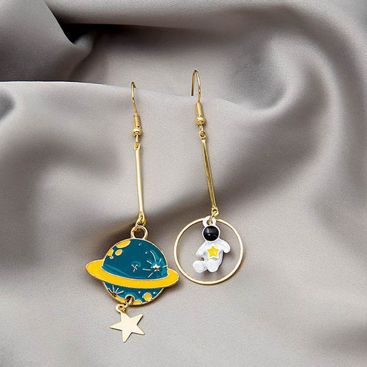 Long Wild Fashion Design Astronaut Eardrops - Here2Save