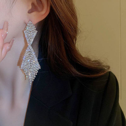 Rhinestone Inlaid Claw Chain Tassel Long Earrings - Here2Save