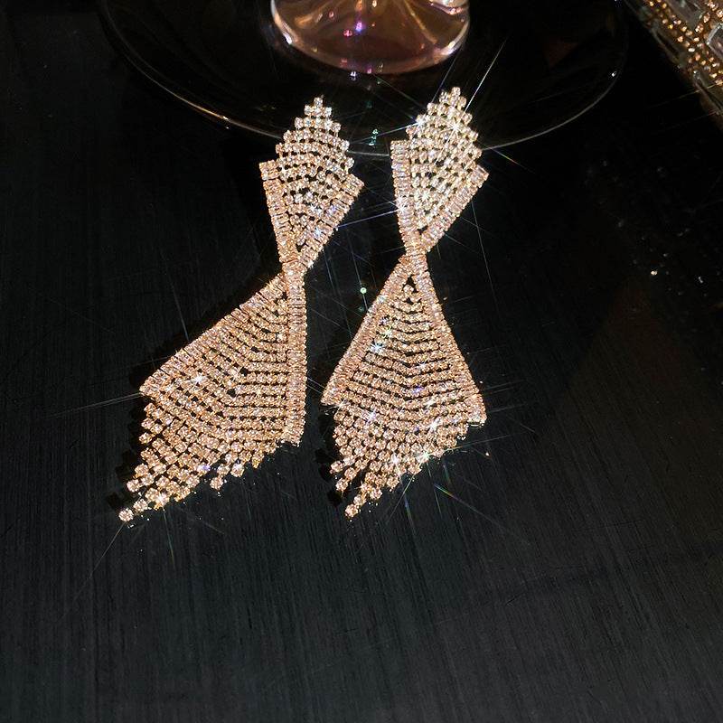 Rhinestone Inlaid Claw Chain Tassel Long Earrings - Here2Save