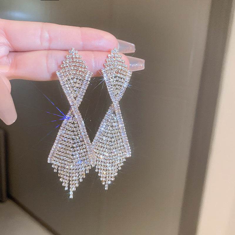 Rhinestone Inlaid Claw Chain Tassel Long Earrings - Here2Save